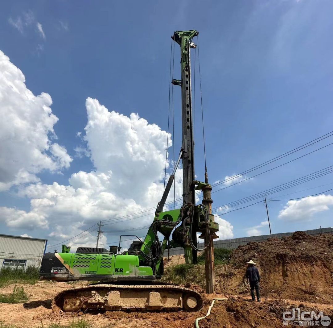 泰恒基础KR240E旋挖钻机在福建泉州房建项目中表现卓越(图1)