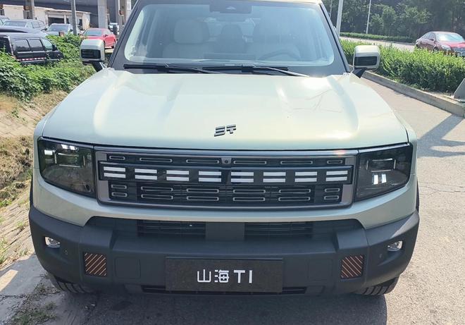 捷途山海T1实车到店长超4米7+四驱配592马力+续航1400km(图3)
