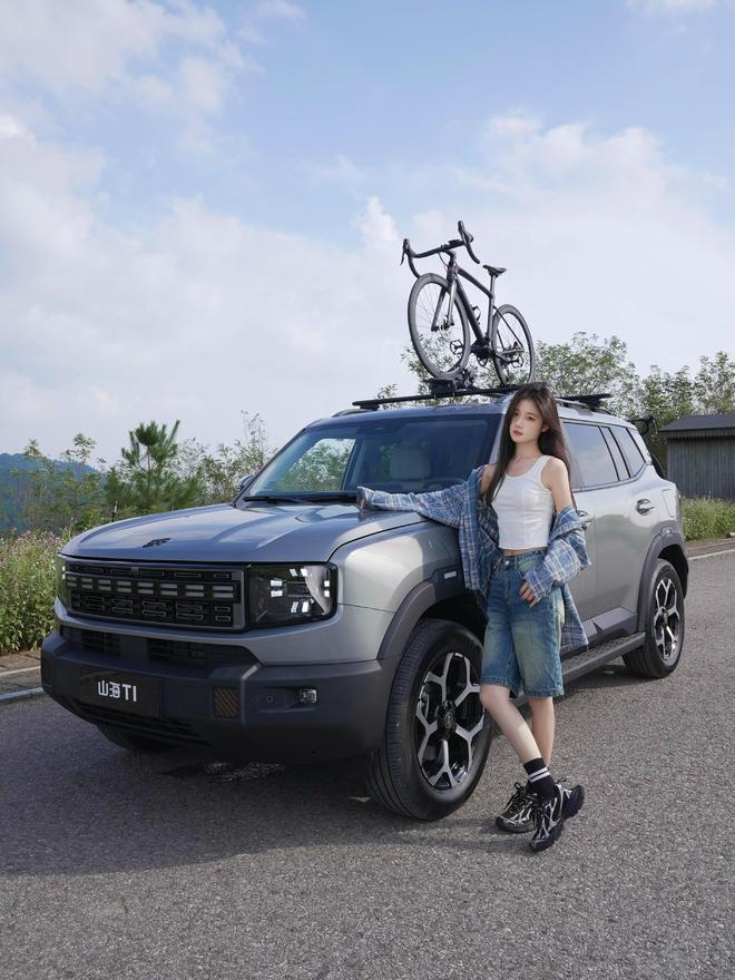 捷途山海T1实车到店长超4米7+四驱配592马力+续航1400km(图6)