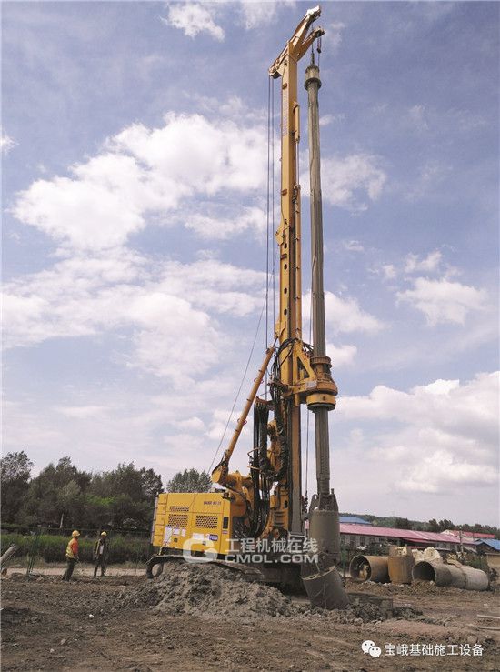 百余台机器24小时同步作业南京北站已完成4551根工程桩(图1)