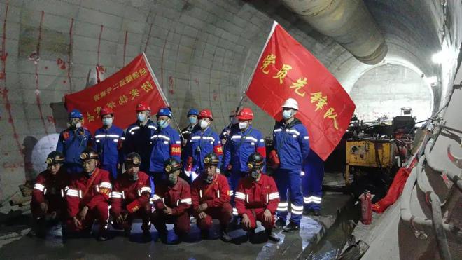 解“世界性难题”！渝昆高铁昭通隧道煤层超前防突工作顺利完成(图3)