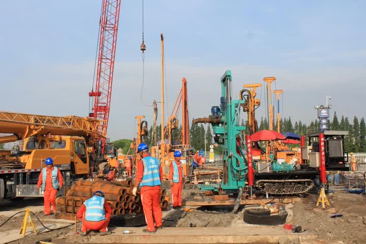 全方位高压旋喷钻机DJE130-VH(图1)