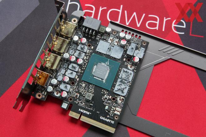 技嘉RTX 5060 Ti EAGLE OC 猎鹰显卡采用紧凑PCB设计：插槽仅为X8长度(图2)