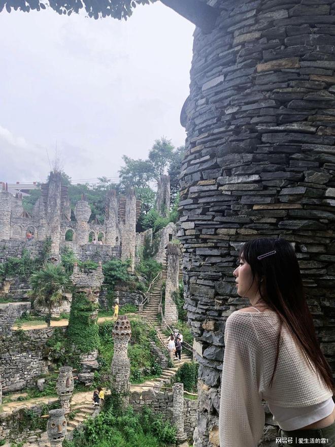 贵州贵阳旅游五天四晚怎么收费？贵州贵阳本地旅行社及美食景点！(图1)