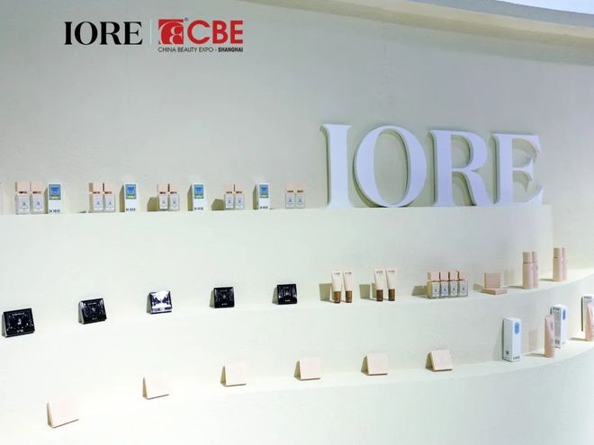 「原生之美自成一派」IORE瑷亦携底妆美学新品闪耀CBE(图1)