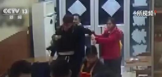 央视发文力挺淄博女老板被打案大结局网友一边倒：迟来的公正(图6)