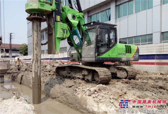 紫金矿业集团执行董事副总裁吴健辉调研中联重科(图1)