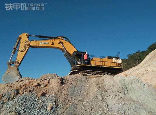 【中联工起二手设备出售】500吨全地面起重机(图1)