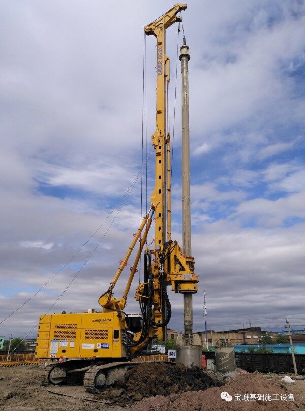 哇塞！广韶高速北段改扩建工程五龙岭特大桥首桩开钻啦(图1)