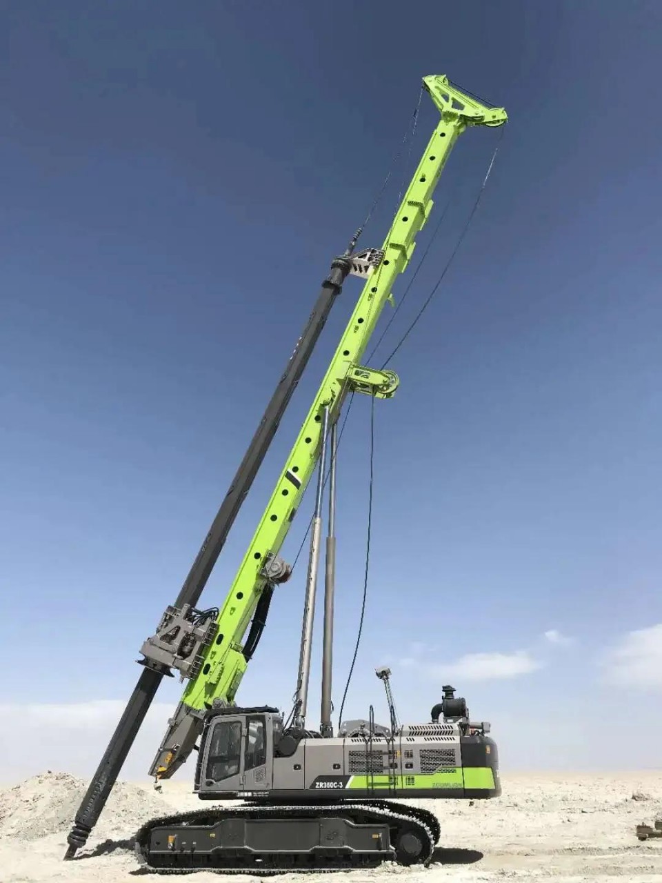 走近河北“十四五”大工程丨张北—胜利特高压工程：输送“稳稳的绿电”点亮万家灯火(图1)