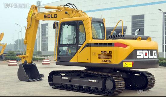 挖掘机铁甲工程机械(图1)