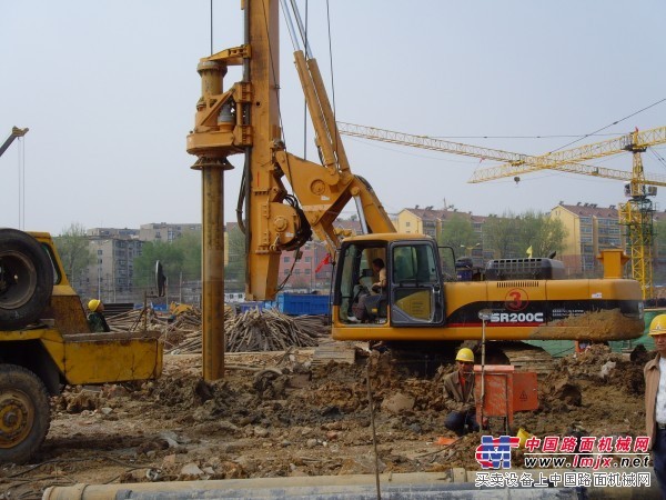 出售一手旋挖钻机(图1)