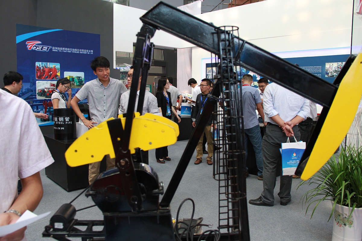 机械行业周报：看好油服装备、海工景气度重视工程机械(图1)