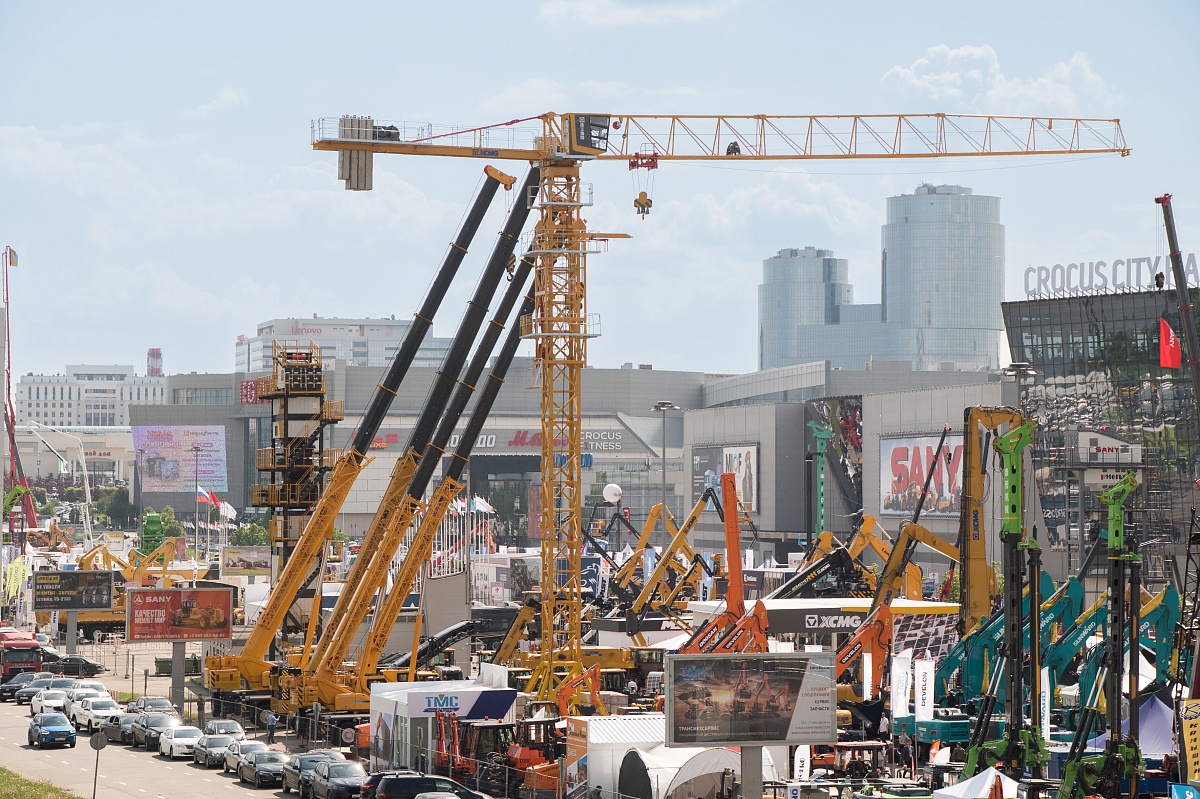 开源证券：国内海外同频共振 工程机械迎来新一轮上行周期(图1)